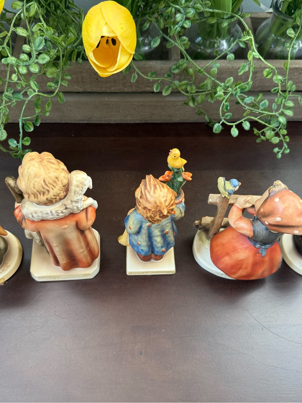 Lot of 5 Hummel figurines by M.J Hummel - Picture 3 of 9